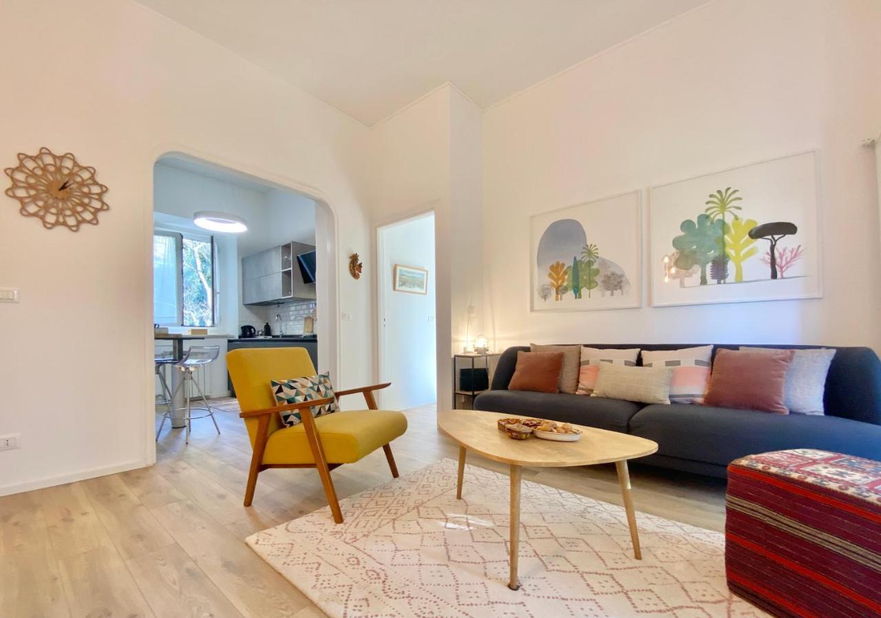 Casaviva-Stylish Trilo With Ac-Shared Pool-Parking Apartment Genoa Bagian luar foto