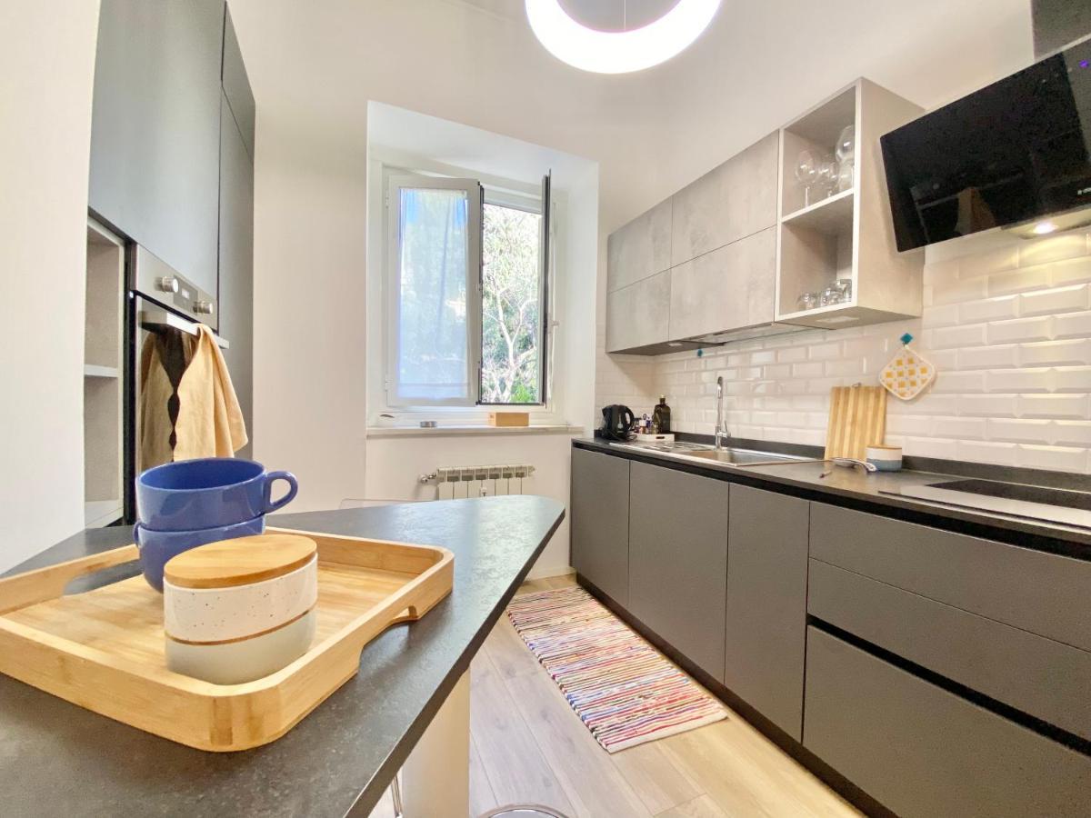 Casaviva-Stylish Trilo With Ac-Shared Pool-Parking Apartment Genoa Bagian luar foto